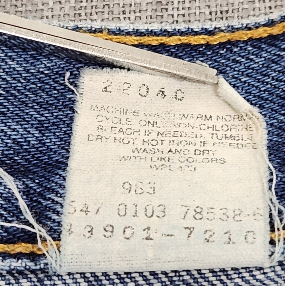 Vintage Levi's Relaxed Straight 100% Cotton Denim Jeans. 38 × 32 - Picture 5 of 8